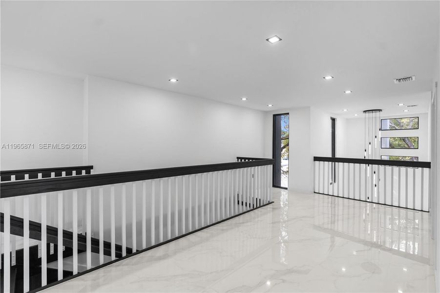 Spacious, unfurnished interior of a new home in , Miami (Image 36).