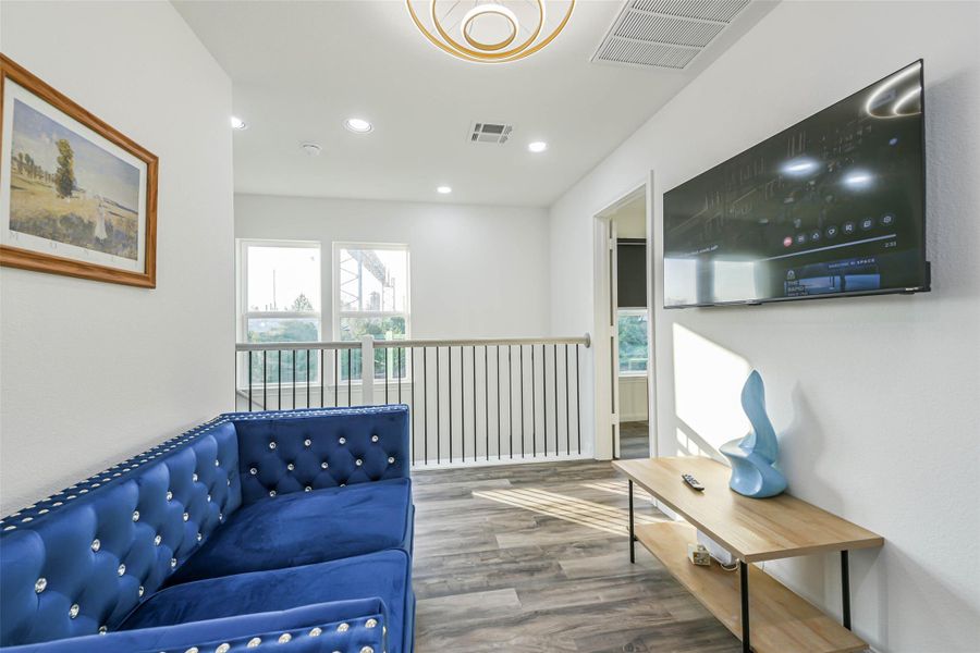 Furnished interior view inside a new home in , Baytown (Image 25).