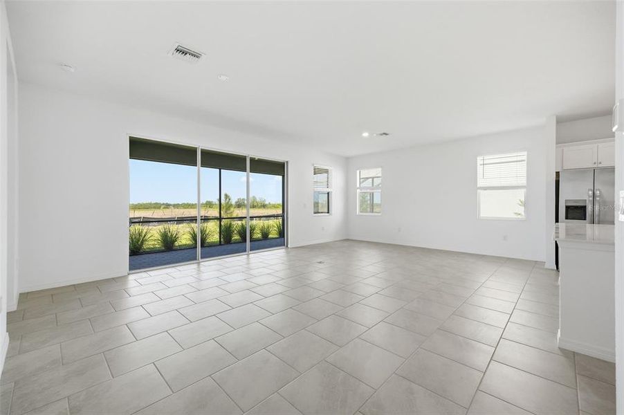 Spacious, unfurnished interior of a new home in Rye Ranch, Parrish (Image 12).