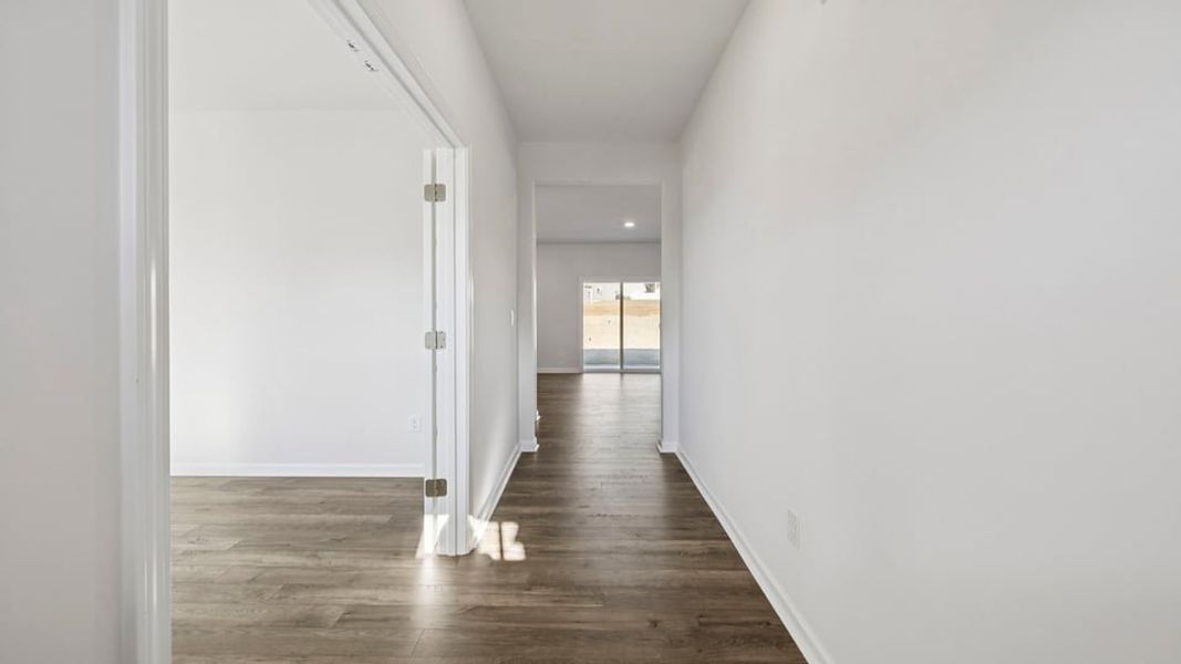 Spacious, unfurnished interior of a new home in Woodglen, Piedmont (Image 12).