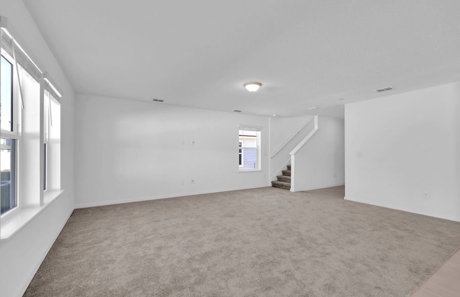 Spacious, unfurnished interior of a new home in Wells Landing, Jacksonville (Image 23).