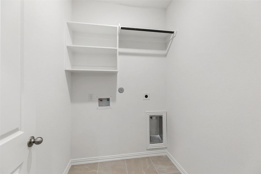 Spacious, unfurnished interior of a new home in Aldeana, Bonney (Image 29).