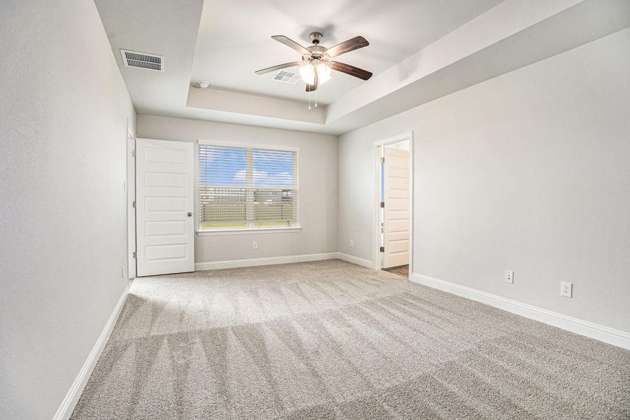 Spacious, unfurnished interior of a new home in Lago Mar, Texas City (Image 9). Spacious, unfurnished interior of a new home in Lago Mar, Texas City (Image 9).