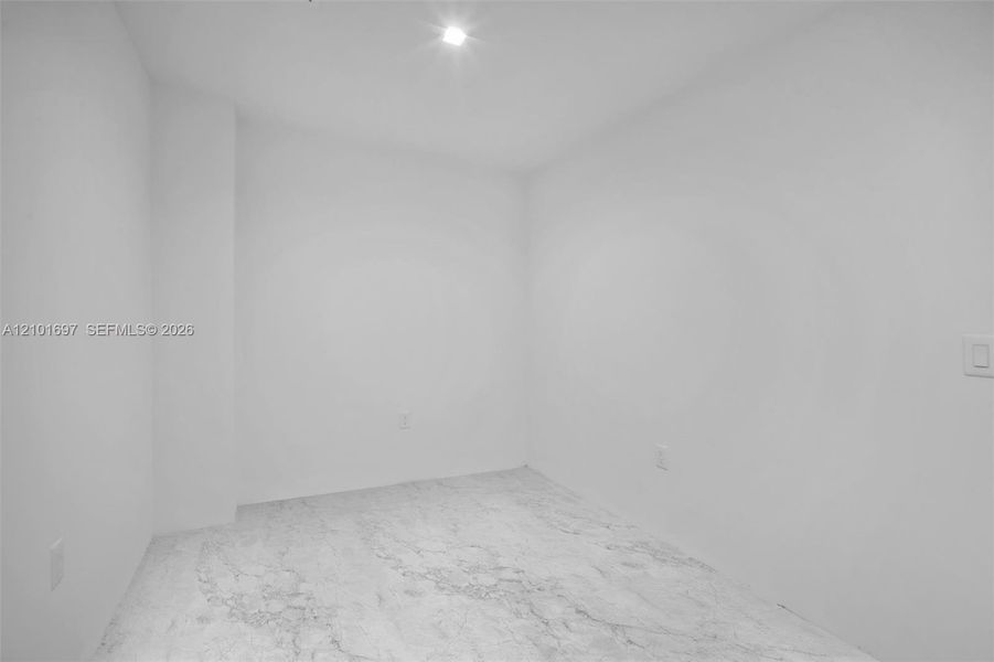 Spacious, unfurnished interior of a new home in , Hallandale Beach (Image 31).