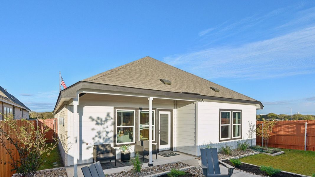Representative furnished interior of a home built from the Fiji by DRB Homes in Sunflower Ridge, New Braunfels (Image 17).