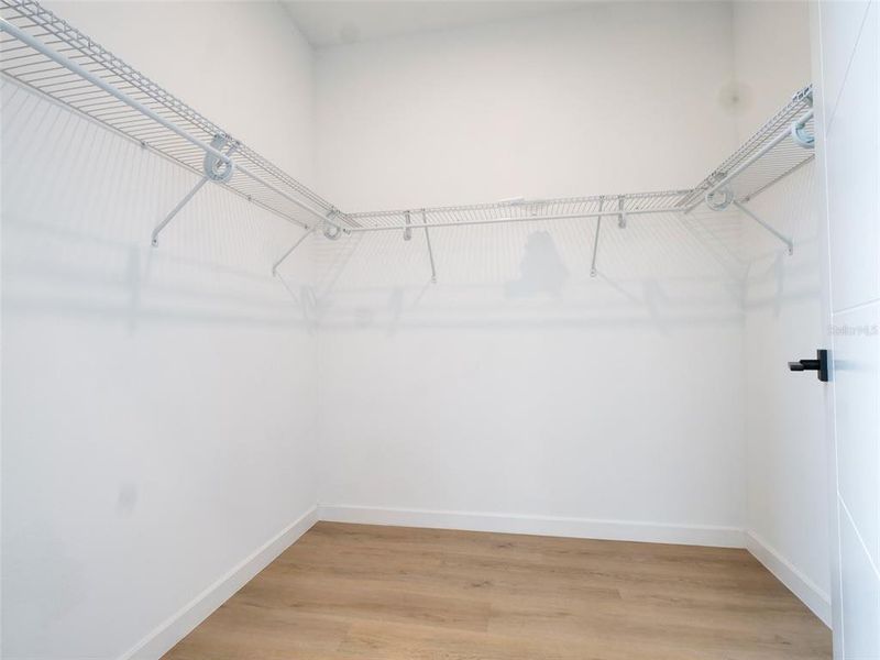 Spacious, unfurnished interior of a new home in , St. Petersburg (Image 30).