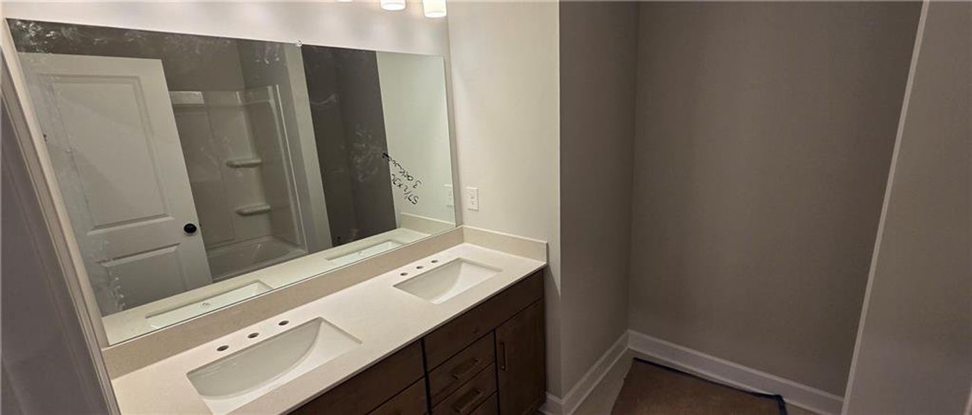 Image 24 of a home in Oakwood.