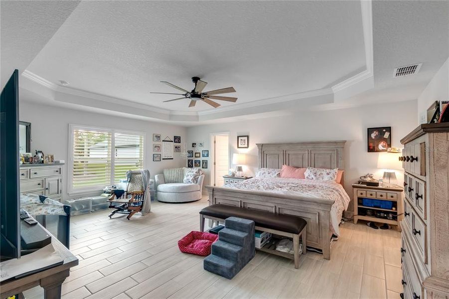 Furnished interior view inside a new home in , Dunnellon (Image 39).