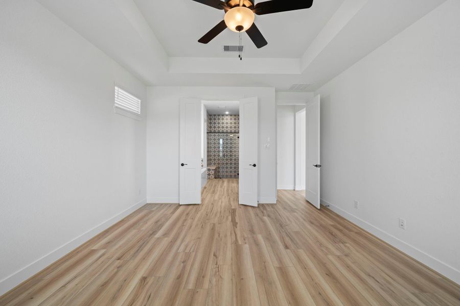 Spacious, unfurnished interior of a new home in Artavia, Conroe (Image 6).