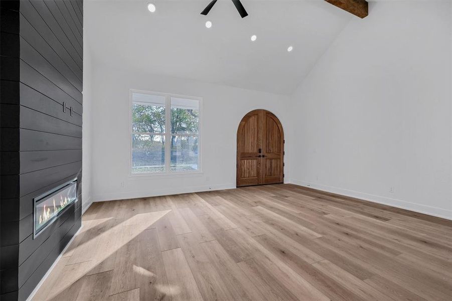 Spacious, unfurnished interior of a new home in , Savoy (Image 33). Spacious, unfurnished interior of a new home in , Savoy (Image 33).