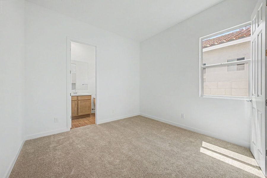 Spacious, unfurnished interior of a new home in Landmarke, San Tan Valley (Image 14). Spacious, unfurnished interior of a new home in Landmarke, San Tan Valley (Image 14).