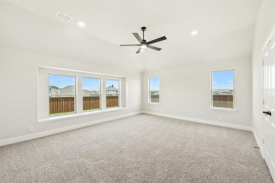 Spacious, unfurnished interior of a new home in Wildcat Ridge Phase 2 and 4, Godley (Image 27). Spacious, unfurnished interior of a new home in Wildcat Ridge Phase 2 and 4, Godley (Image 27).