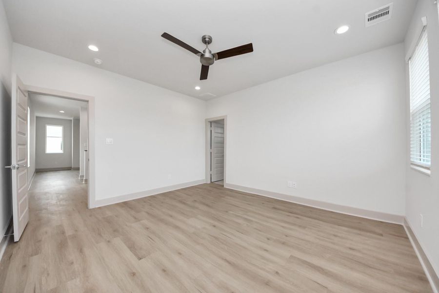 Spacious, unfurnished interior of a new home in Agua, Houston (Image 16). Spacious, unfurnished interior of a new home in Agua, Houston (Image 16).