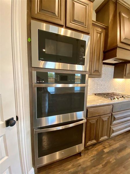 Built-in stainless double oven and microwave