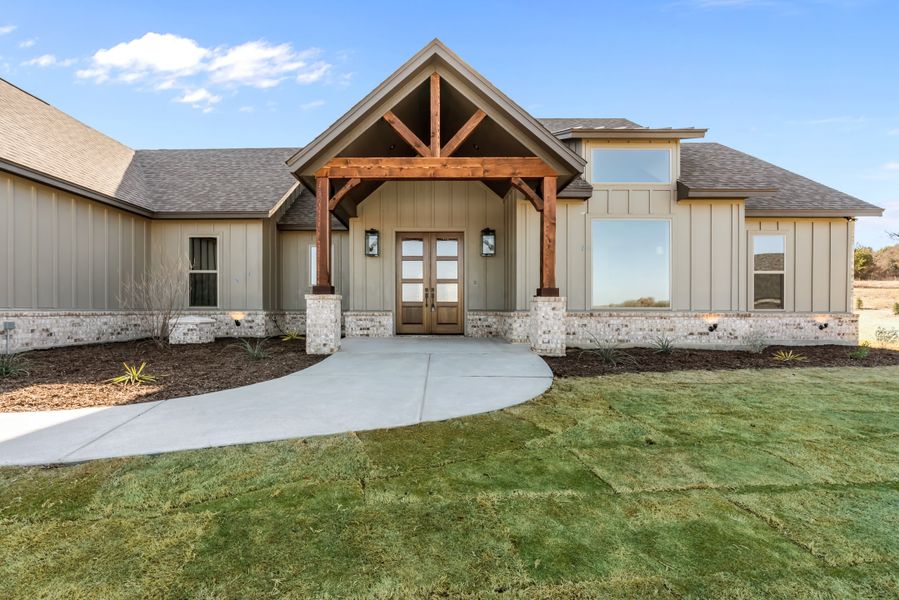 Exterior details and patio area of a home in Parker Meadows, Weatherford (Image 25).