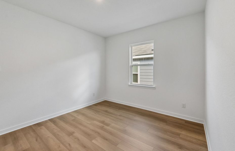 Spacious, unfurnished interior of a new home in County View, Temple (Image 21).