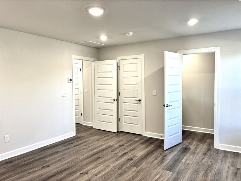 Spacious, unfurnished interior of a new home in Holly View, Greenville (Image 19).