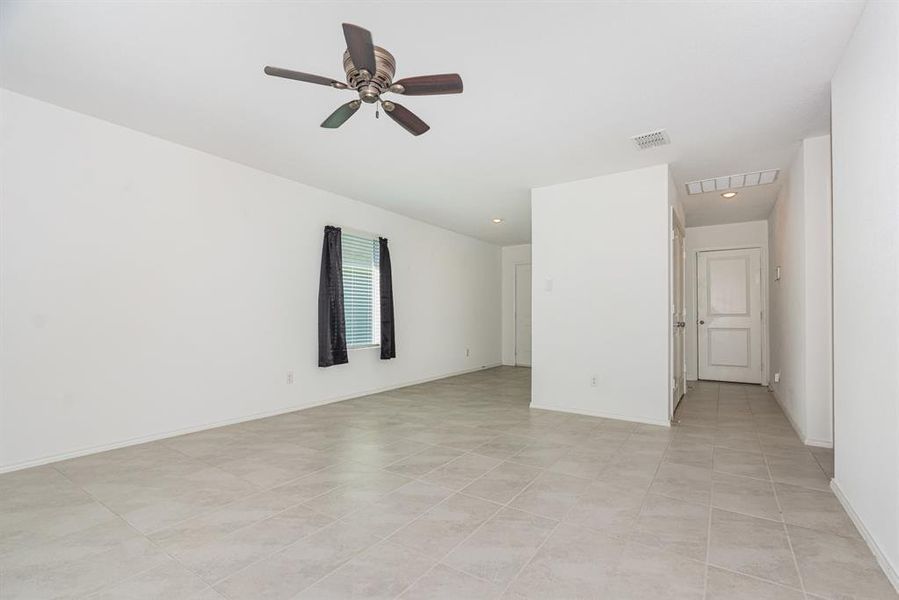 Spacious, unfurnished interior of a new home in , Princeton (Image 15).