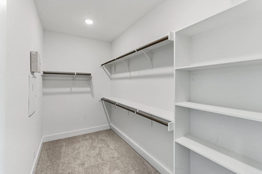 Spacious, unfurnished interior of a new home in Centero at Stone Oak, San Antonio (Image 35).