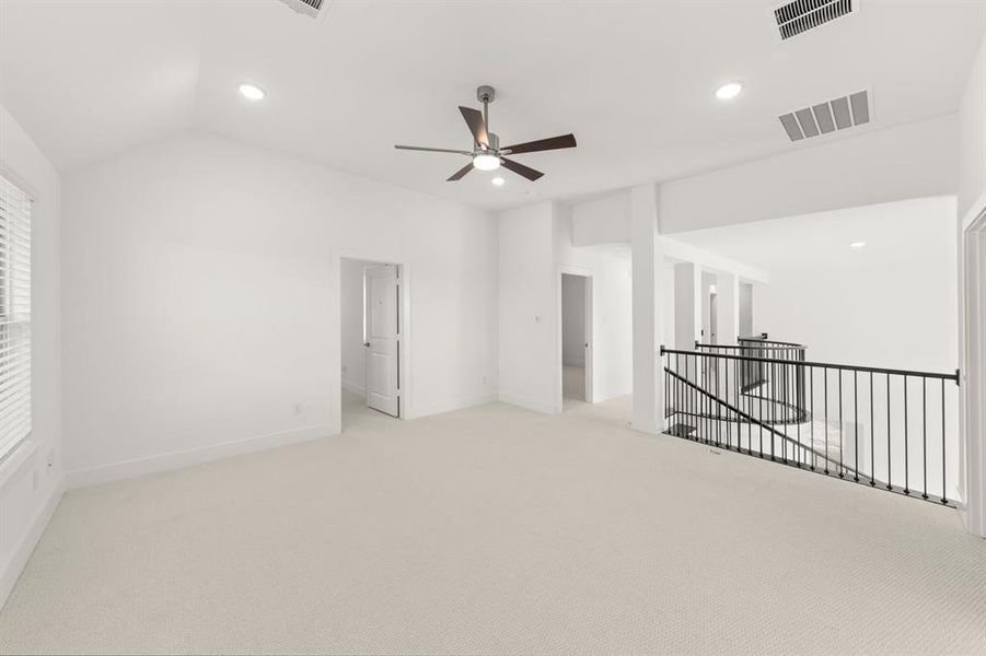 Spacious, unfurnished interior of a new home in Cambridge Estates - Harwood, Prosper (Image 24).