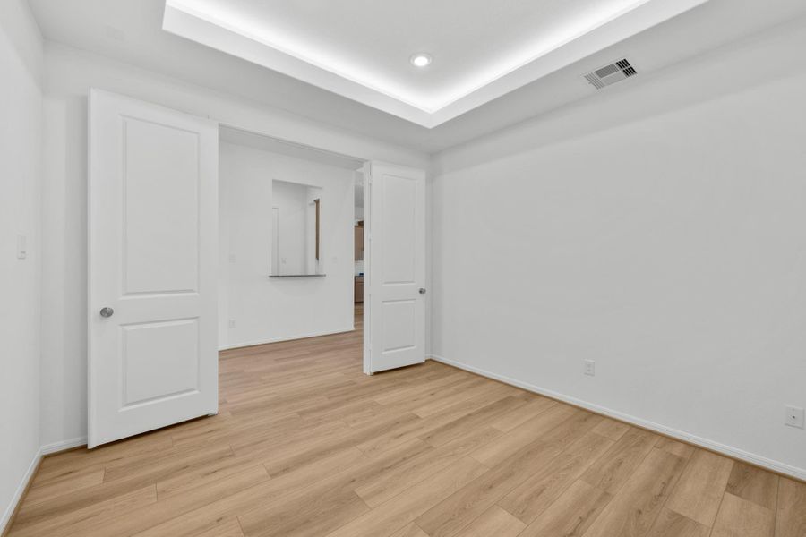 Spacious, unfurnished interior of a new home in , Spring (Image 18).
