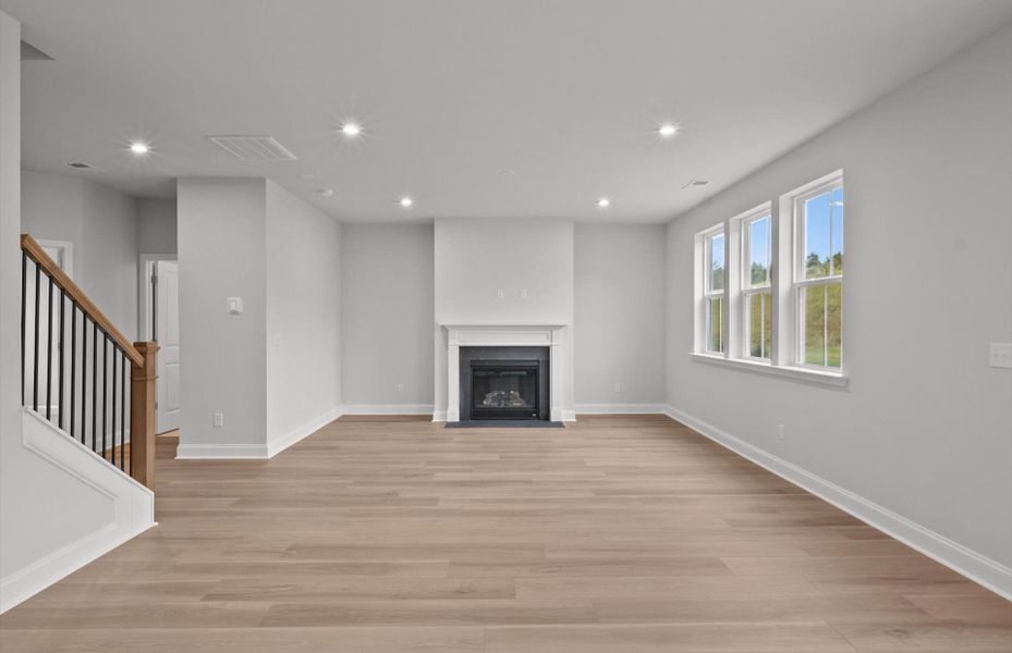 Spacious, unfurnished interior of a new home in Sweetwater Hills, Moore (Image 13).