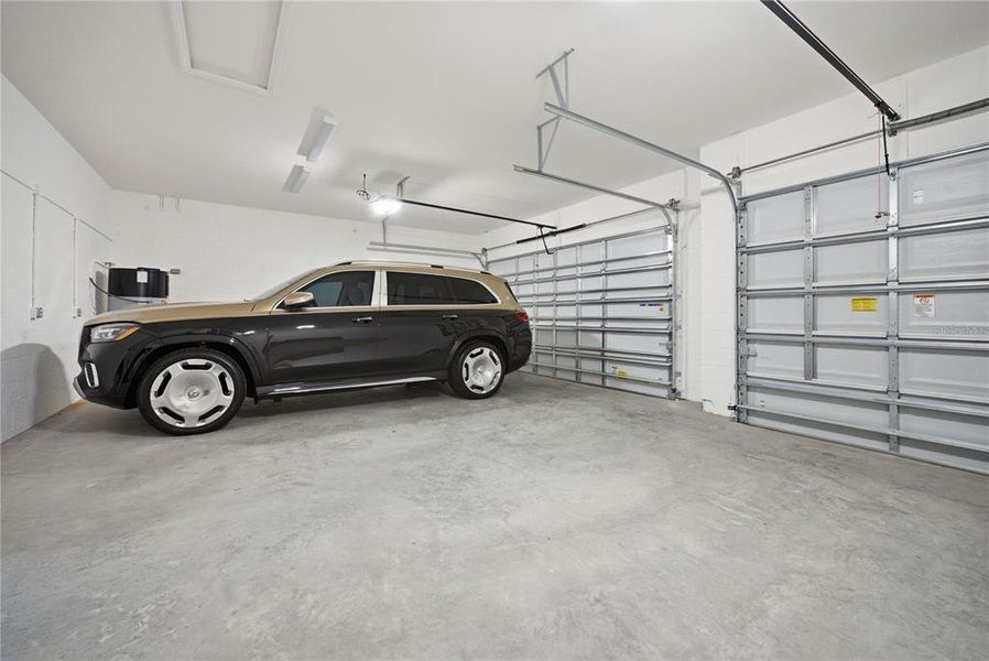 Spacious, unfurnished interior of a new home in , Davenport (Image 31).