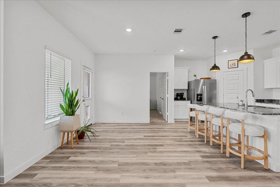 Furnished interior view inside a new home in Central Park, Texas City (Image 10).