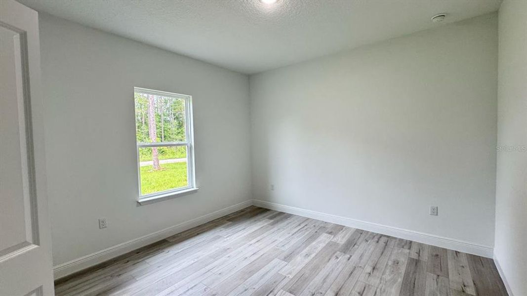 Spacious, unfurnished interior of a new home in , Citrus Springs (Image 14).