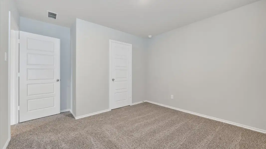 Spacious, unfurnished interior of a new home in Monarch at the Meadows, Ponder (Image 18).