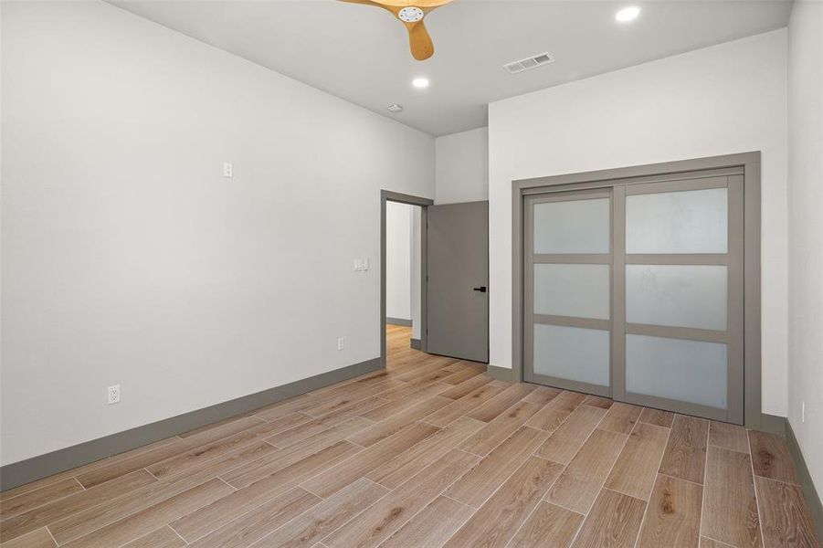 Spacious, unfurnished interior of a new home in , Joshua (Image 29).