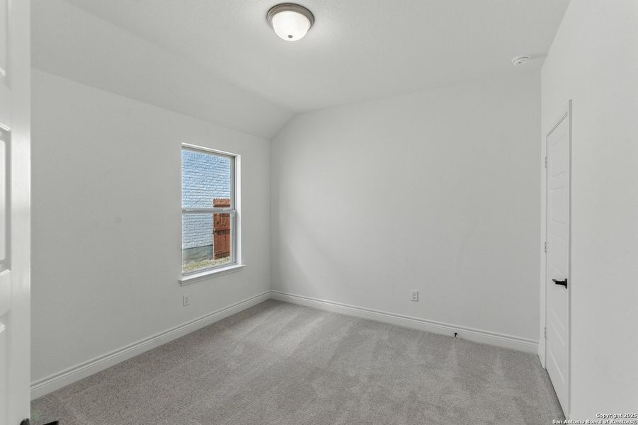 Spacious, unfurnished interior of a new home in Davis Ranch, San Antonio (Image 17). Spacious, unfurnished interior of a new home in Davis Ranch, San Antonio (Image 17).