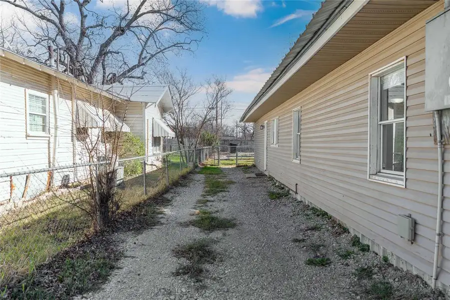 Exterior details and patio area of a home in , Brownwood (Image 21).