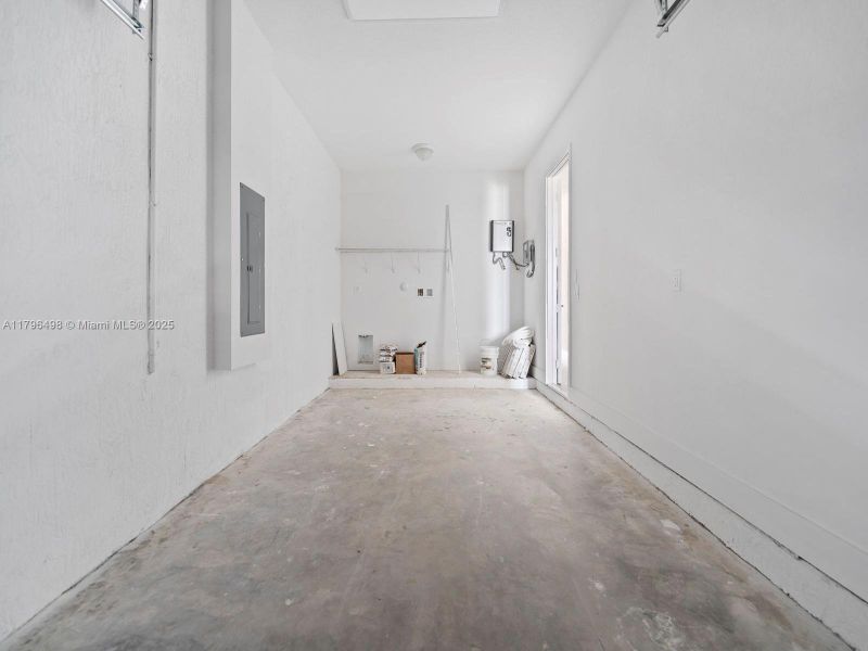 Spacious, unfurnished interior of a new home in , Homestead (Image 23).