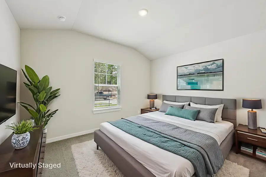 Furnished interior view inside a new home in Stewart's Ranch, Conroe (Image 5).