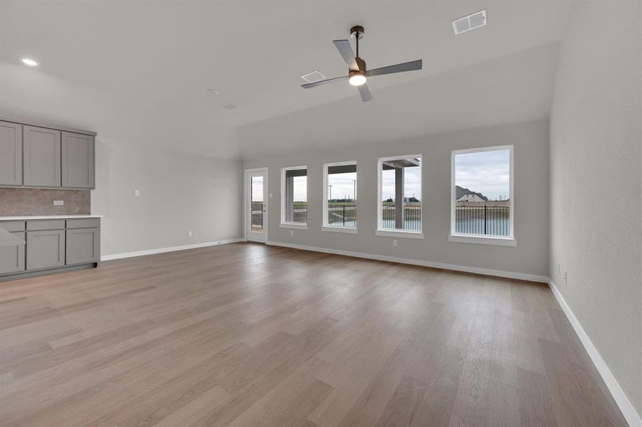 Spacious, unfurnished interior of a new home in Mercer Meadows, Royse City (Image 18).