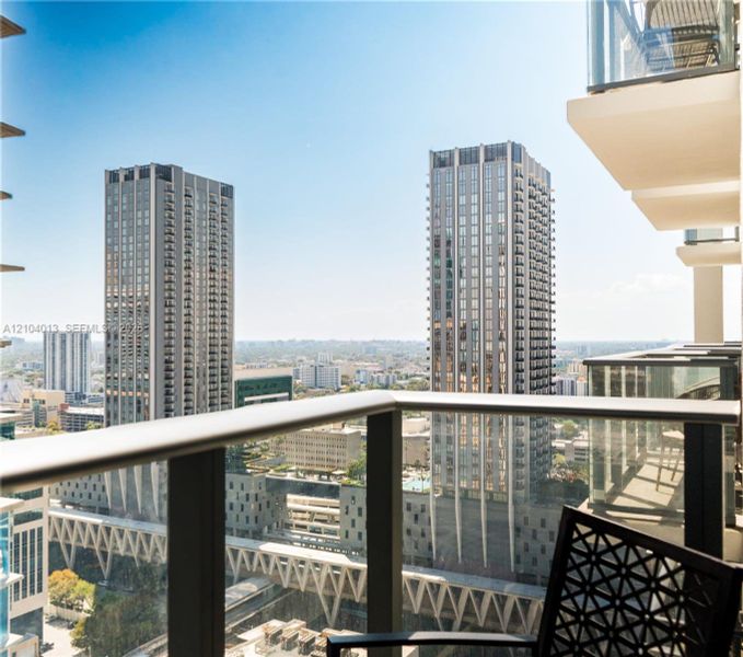 Condo located in Miami, FL showcasing its design and architecture (Image 3). Condo located in Miami, FL showcasing its design and architecture (Image 3).
