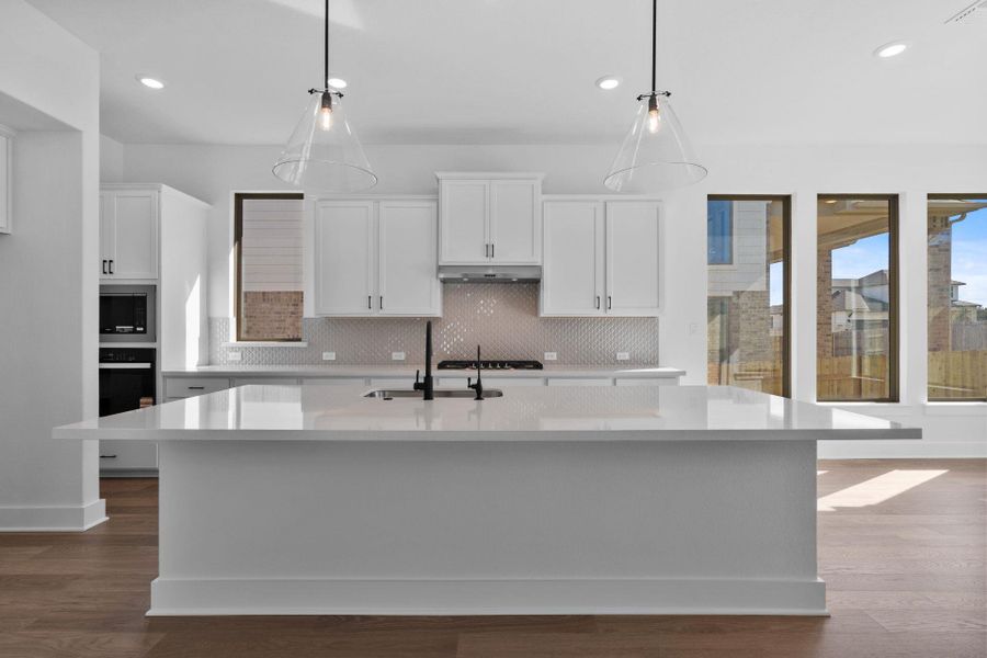 Gorgeous Open Concept Kitchen
