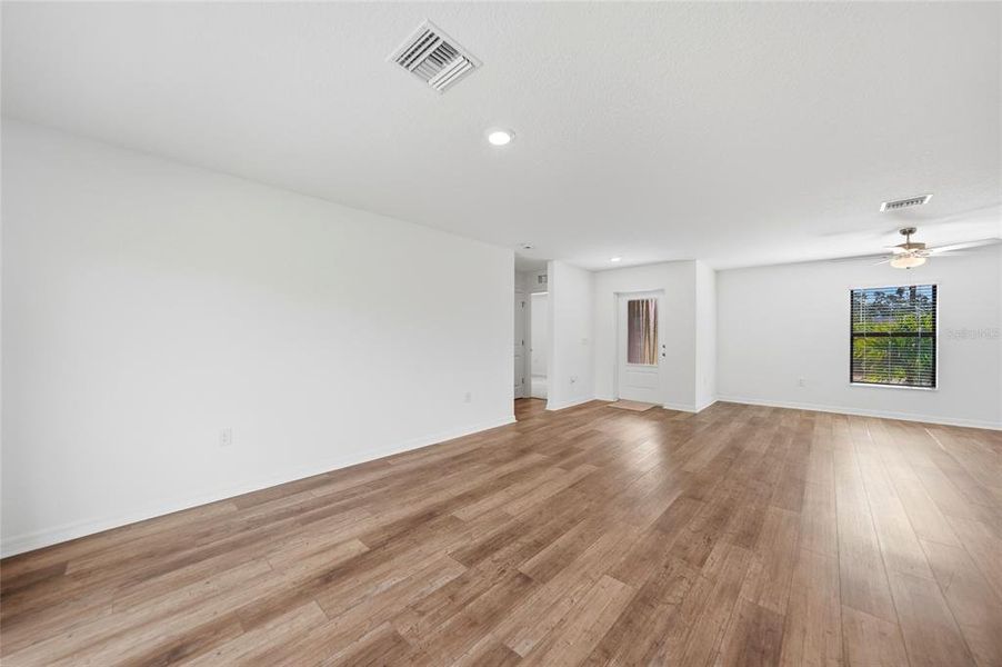 Spacious, unfurnished interior of a new home in , Port Charlotte (Image 19).