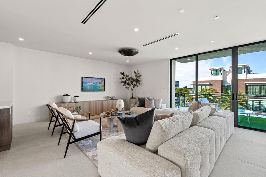 mls_CLUBROOM_SEATING_RIGHT_DT