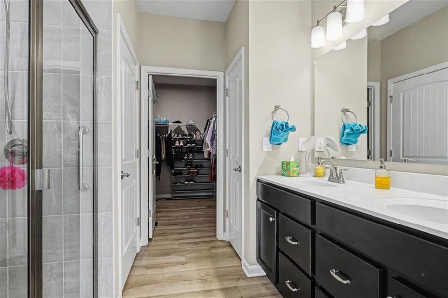 Furnished interior view inside a new home in Laurel Farms, Dallas (Image 10).