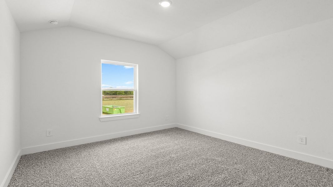 Spacious, unfurnished interior of a new home in Riverside Estates, Mont Belvieu (Image 15).