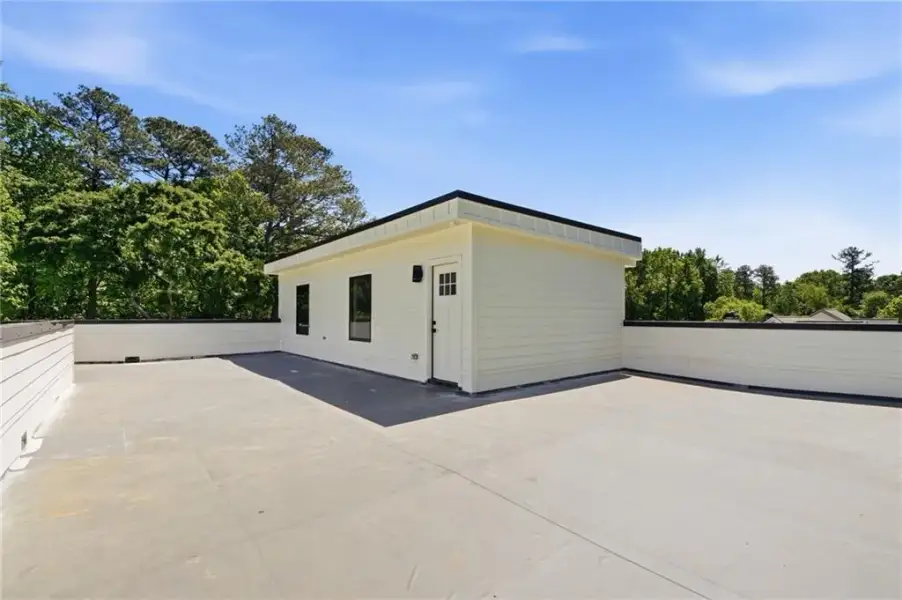 Exterior details and patio area of a home in , Roswell (Image 30).