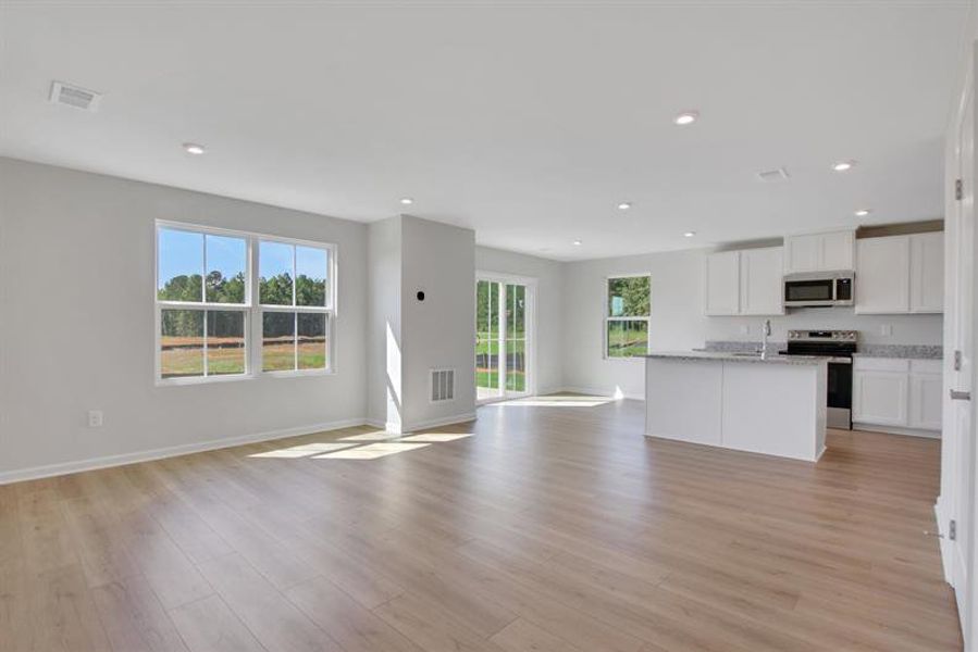 Spacious, unfurnished interior of a new home in Aspen Meadows, Hampton (Image 11).