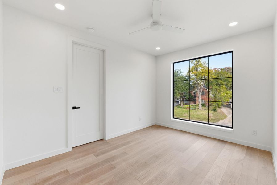 Spacious, unfurnished interior of a new home in , Houston (Image 36).