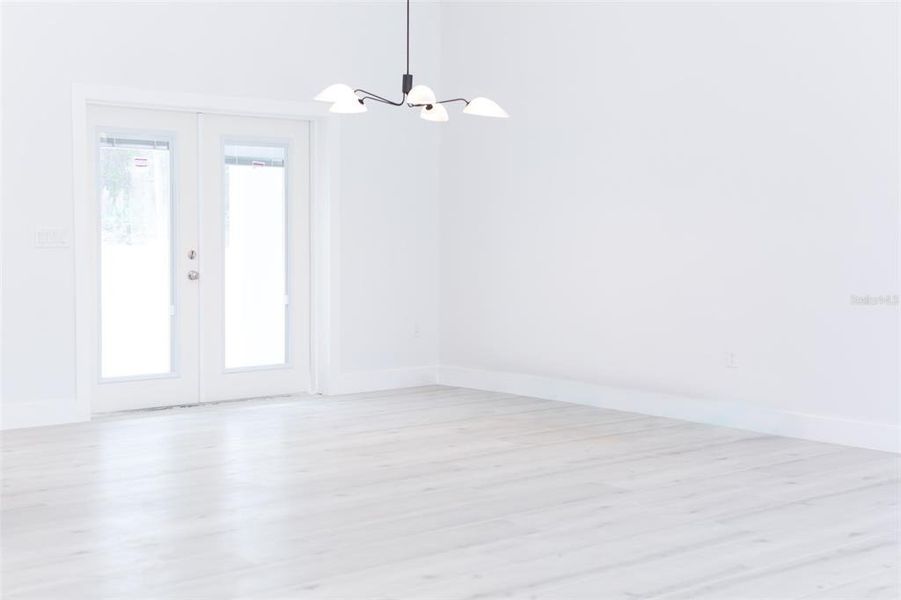 Spacious, unfurnished interior of a new home in , Ocala (Image 12).