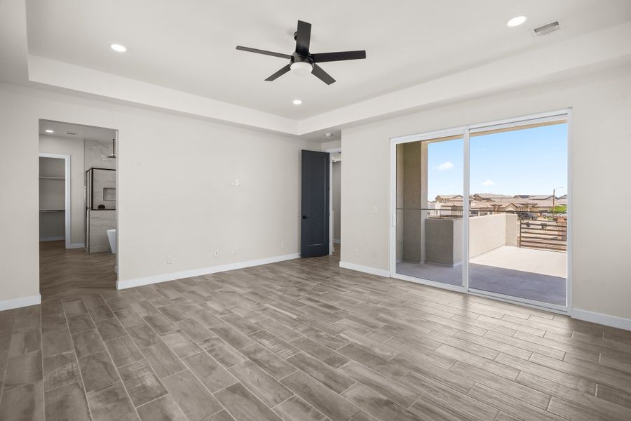 Spacious, unfurnished interior of a new home in Verdancia, El Paso (Image 33).