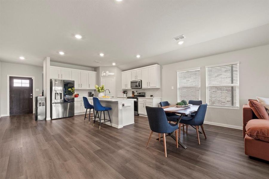Furnished interior view inside a new home in Stonehaven, Seagoville (Image 15).