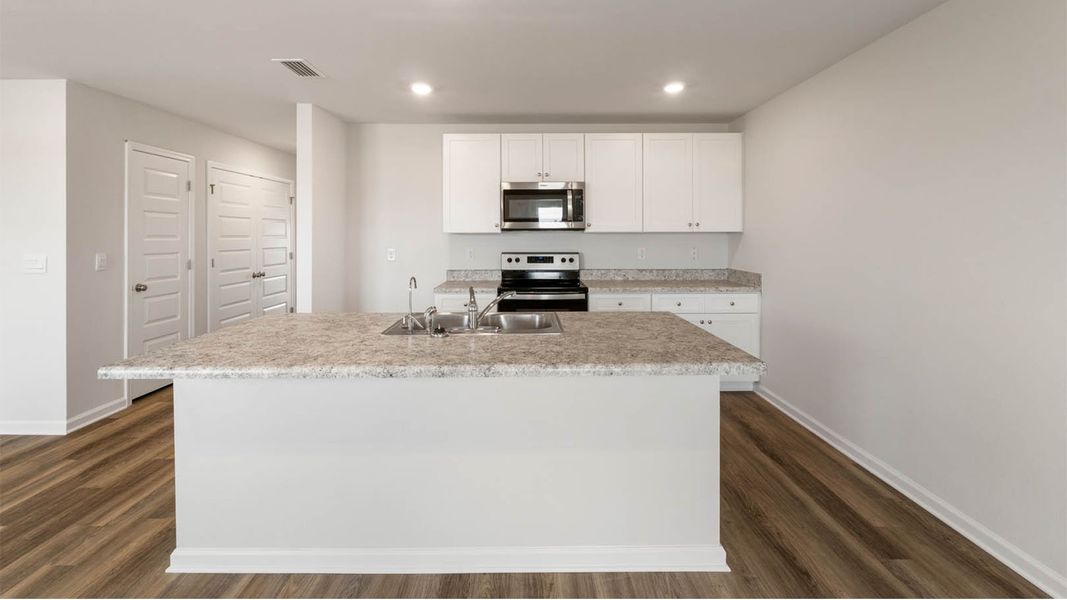 Furnished interior view inside a new home in Liberty, Panama City (Image 6).