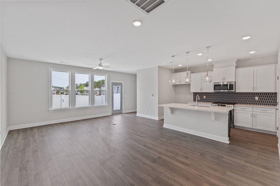 Representative unfurnished interior of a home built from the The Juniper by RobuckHomes in Kennebec Crossing, Angier (Image 109).
